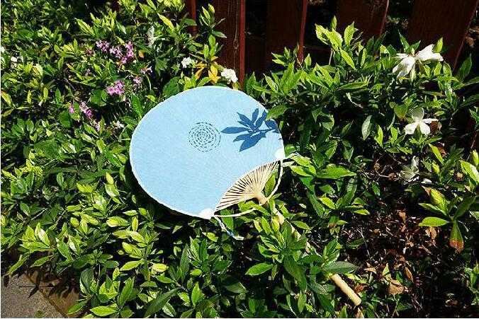 匠心啟航閱讀復(fù)古刺繡和風(fēng)扇