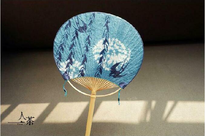 匠心啟航閱讀復(fù)古刺繡和風(fēng)扇