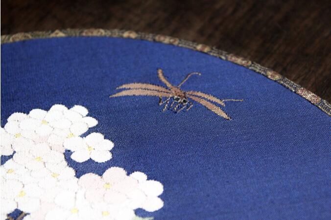 匠心啟航閱讀藍(lán)底繡球花緙絲團(tuán)扇