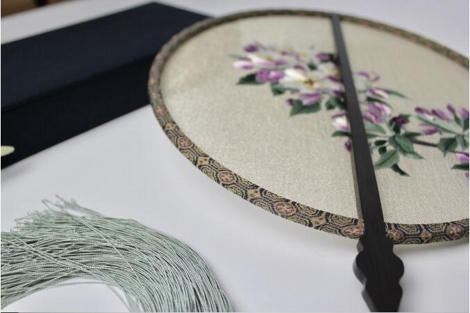 匠心啟航閱讀雙面手繡海棠花團(tuán)扇