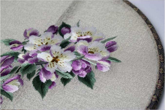 匠心啟航閱讀雙面手繡海棠花團(tuán)扇