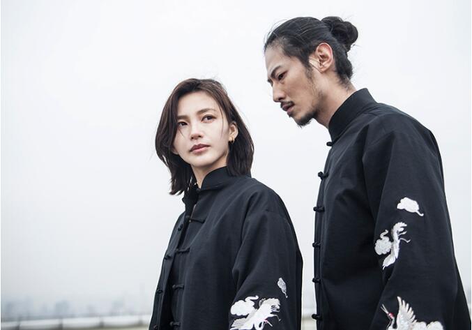 民族復(fù)古匠心啟航閱讀仙鶴祥云繡花盤扣唐裝