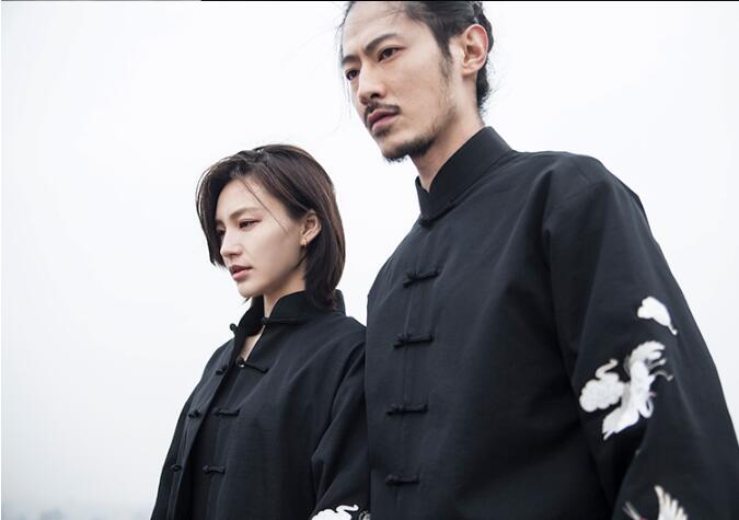 民族復(fù)古匠心啟航閱讀仙鶴祥云繡花盤扣唐裝