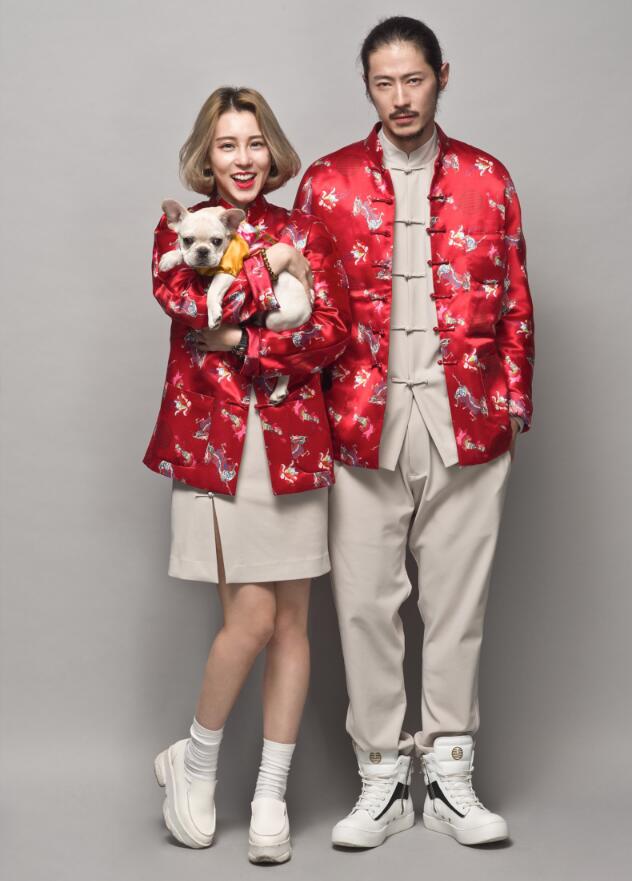 匠心啟航閱讀麒麟印花盤扣唐裝圖片