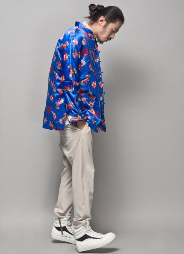 匠心啟航閱讀麒麟印花盤扣唐裝圖片