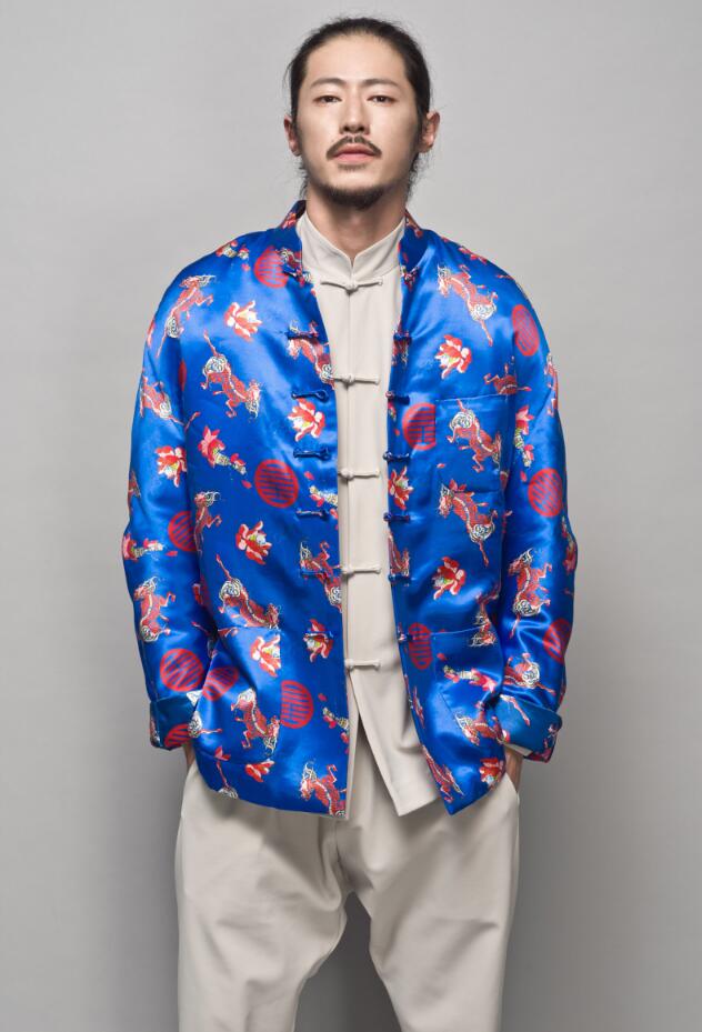 匠心啟航閱讀麒麟印花盤扣唐裝圖片