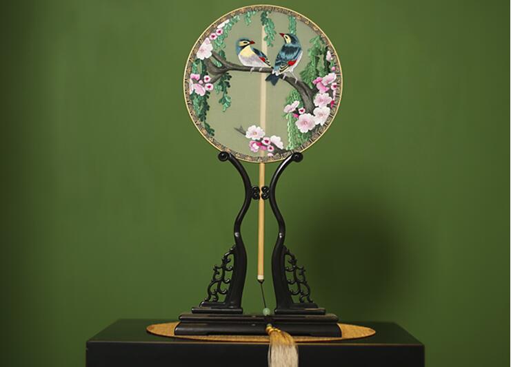 匠心啟航閱讀手工刺繡真絲團(tuán)扇