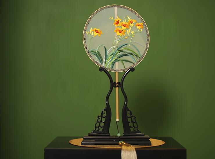 匠心啟航閱讀手工刺繡真絲團(tuán)扇