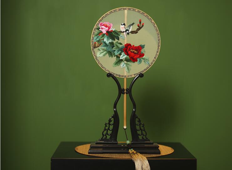 匠心啟航閱讀手工刺繡真絲團(tuán)扇