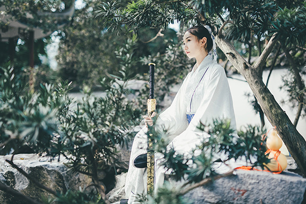 漢服白藍色提花綢直裾裙