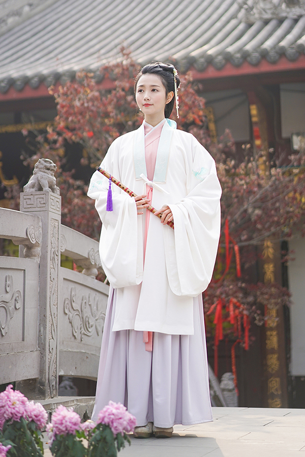 漢服 交領襦裙繡花長褙子