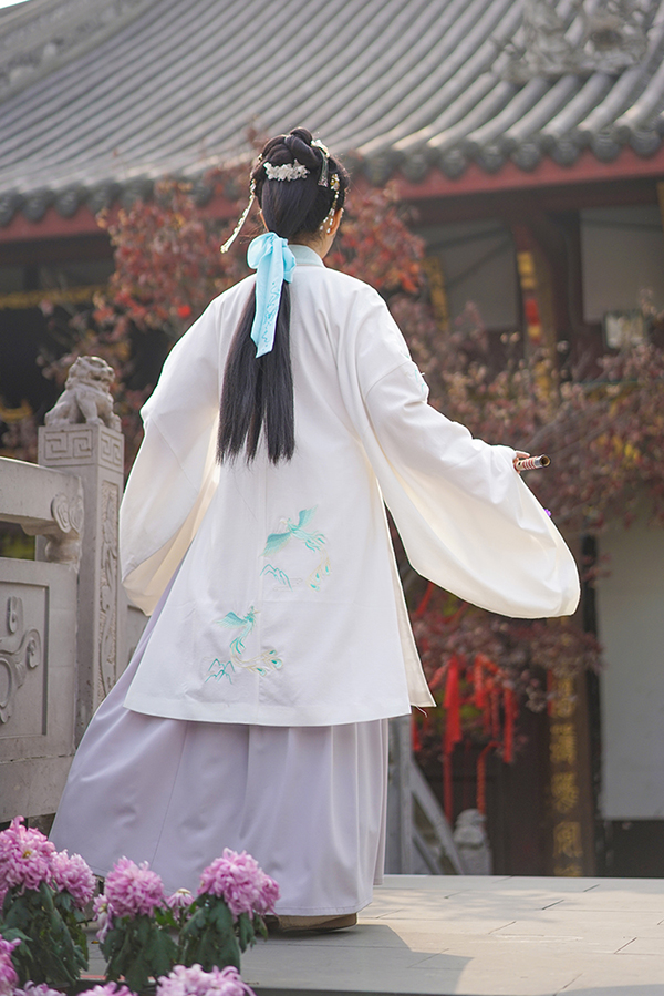 漢服 交領襦裙繡花長褙子