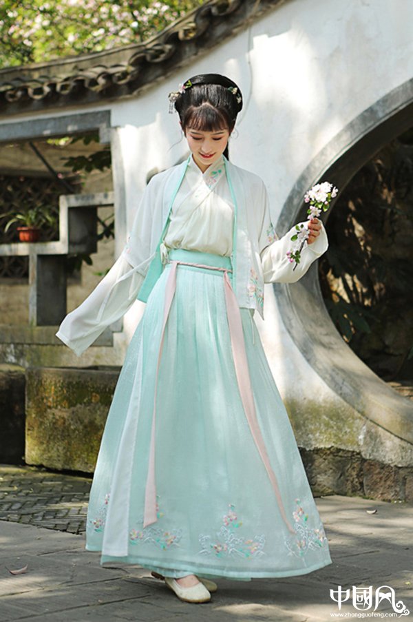 改良漢服交領(lǐng)襦裙 對(duì)襟半臂齊腰