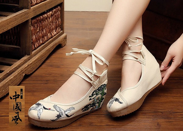 漢服鞋子 匠心啟航閱讀古裝繡花鞋
