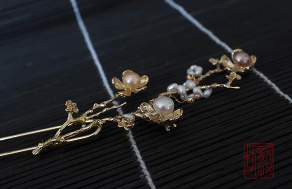 梅梢晚晴雙股簪，匠心啟航閱讀發(fā)飾發(fā)簪