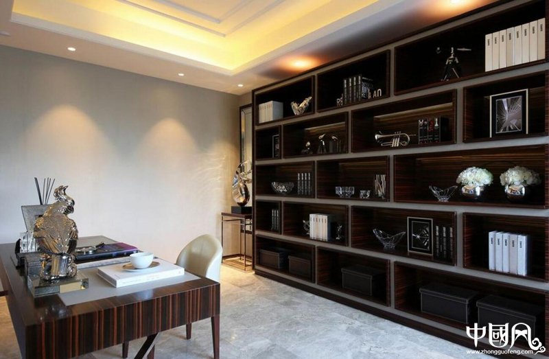 書房書桌擺放風(fēng)水要點(diǎn)