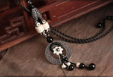 天珠貝殼花裝飾復(fù)古毛衣鏈長(zhǎng)款項(xiàng)鏈?zhǔn)罪? / data-pQfS=