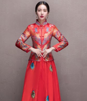 鳳凰刺繡新娘禮服，輕紗裙擺中式禮服