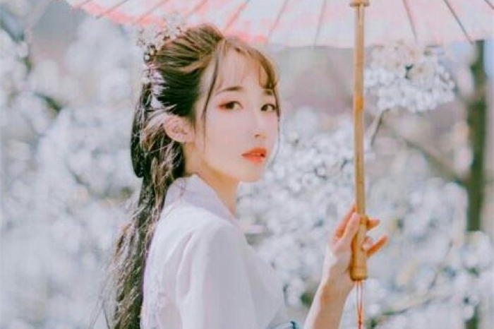 俏麗女子真人古風(fēng)頭像，婉風(fēng)流轉(zhuǎn)女生頭像