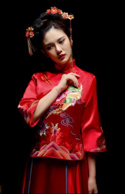 鳳凰刺繡新娘禮服，古典大氣中式禮服