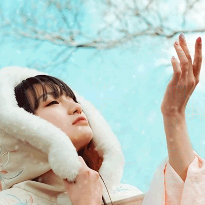 白雪飄落清新氣質(zhì)女生頭像，唯美古風(fēng)真人頭像