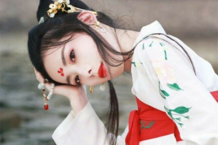 風(fēng)華灼灼古風(fēng)頭像，古裝真人女生頭像