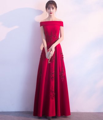 一字肩中式禮服，蕾絲花裝飾晚禮服