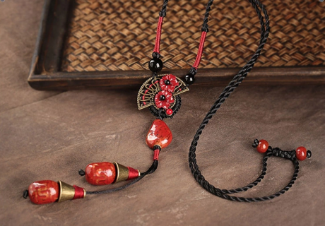 紅陶瓷吊墜復(fù)古風(fēng)毛衣鏈項(xiàng)鏈?zhǔn)罪? / data-gqRD=