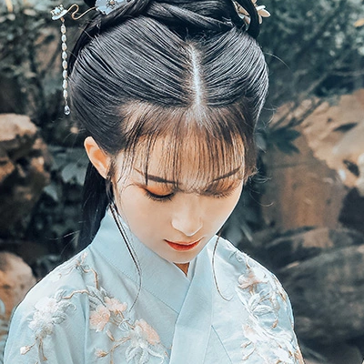 漢服帶傘女生頭像，唯美古風(fēng)真人頭像