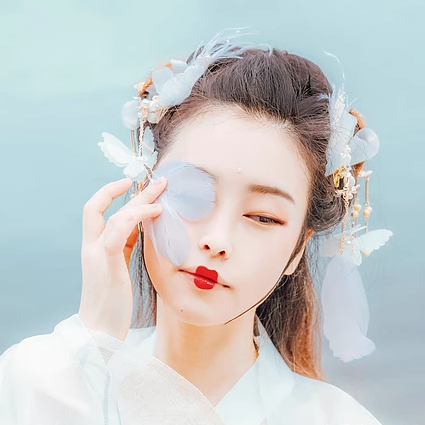 羽仙帶傘女生頭像，唯美古風(fēng)真人頭像