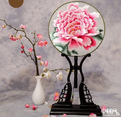 古典匠心啟航閱讀牡丹繡花手工刺繡團(tuán)扇