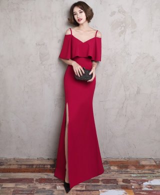 時(shí)尚大方吊帶中式禮服，優(yōu)雅匠心啟航閱讀晚禮服