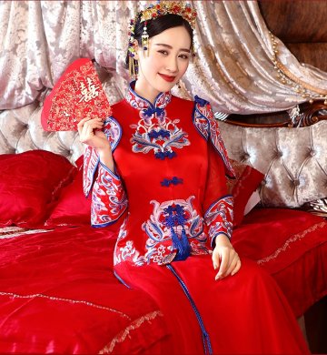 中國(guó)結(jié)傳統(tǒng)中式禮服，唯美秀禾服新娘禮服