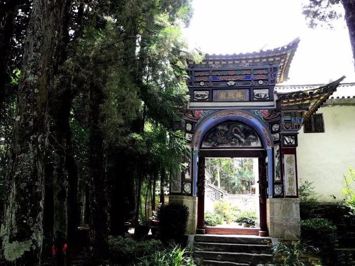 “中國最美寺院”寂照庵，房子象征著家是情感