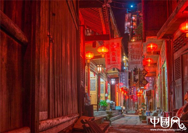 千年一 夢，醉在龔灘古鎮(zhèn)紅樓客棧