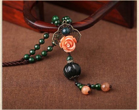 田青玉吊墜毛衣鏈，鏤空花朵項鏈首飾