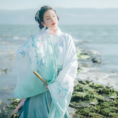 蓬萊閣大袖交領(lǐng)襦裙?jié)h服，漸變花鳥刺繡漢服