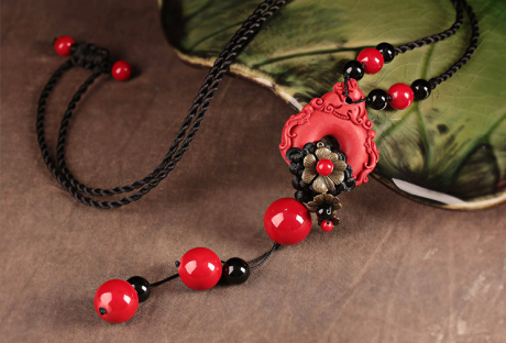 匠心啟航閱讀朱砂吊墜毛衣鏈復(fù)古紅色項(xiàng)鏈