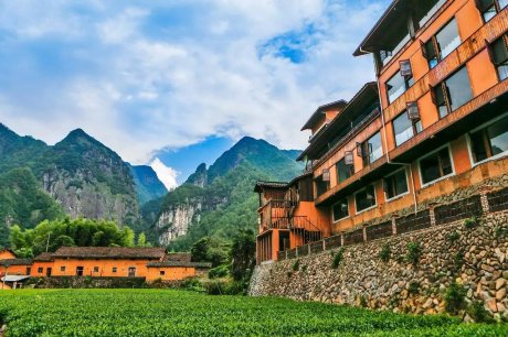 閑思居民宿，暢游在清涼山泉