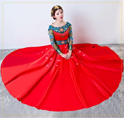 時(shí)尚一字肩中式禮服，復(fù)古匠心啟航閱讀新娘禮服