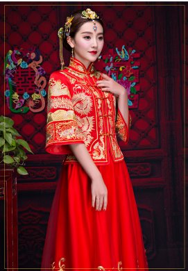 紅色中袖中式禮服，復古匠心啟航閱讀新娘禮服