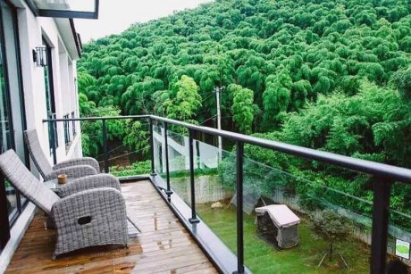 柒竹民宿，竹海里的蔚藍水