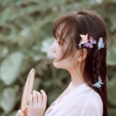 荷塘邊漢服古風頭像，唯美古風女子真人頭像