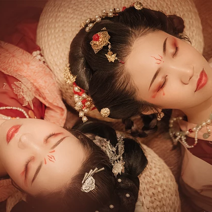 親密帶團(tuán)扇閨蜜頭像，唯美古風(fēng)真人頭像