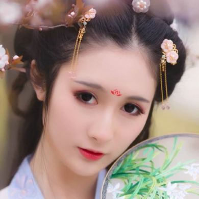 粉色小清新帶團(tuán)扇頭像，唯美古風(fēng)女子真人頭像