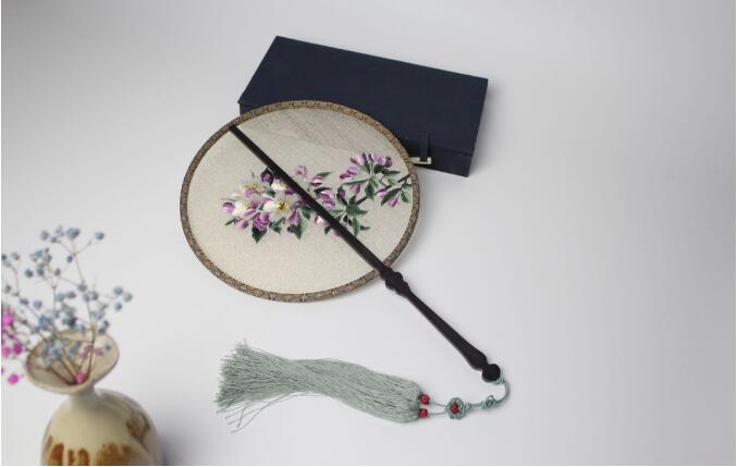 匠心啟航閱讀雙面手繡海棠花團(tuán)扇