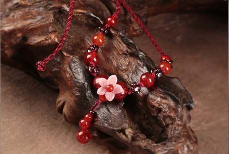 柔情紅色鎖骨鏈，民族風(fēng)紅珠項(xiàng)鏈?zhǔn)罪? / data-O43E=