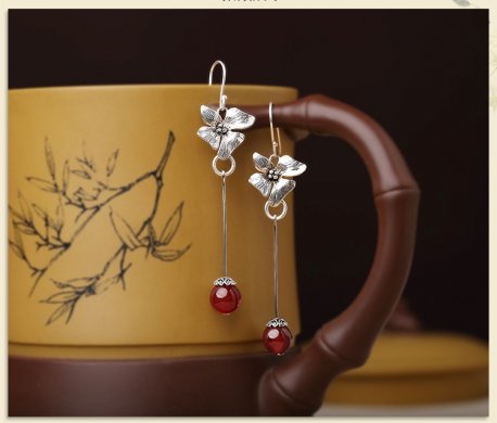 純銀花吊墜耳環(huán)，復(fù)古匠心啟航閱讀古典耳飾首飾