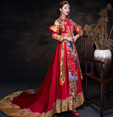奢華大拖尾中式禮服，古典中式新娘禮服嫁衣