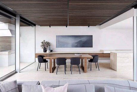 越白越簡，越極致